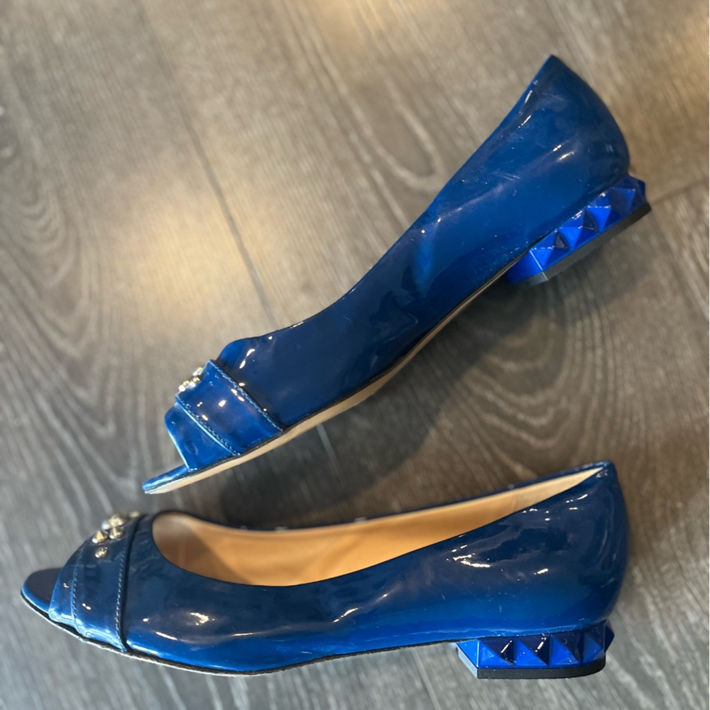 Brand new made in Italy flats.
